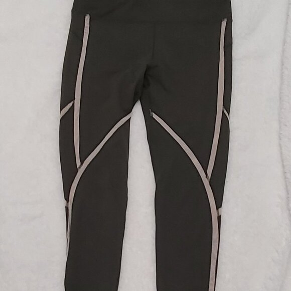 Fabletics Green/Pink Large Capris Yoga Pants - Picture 6 of 7